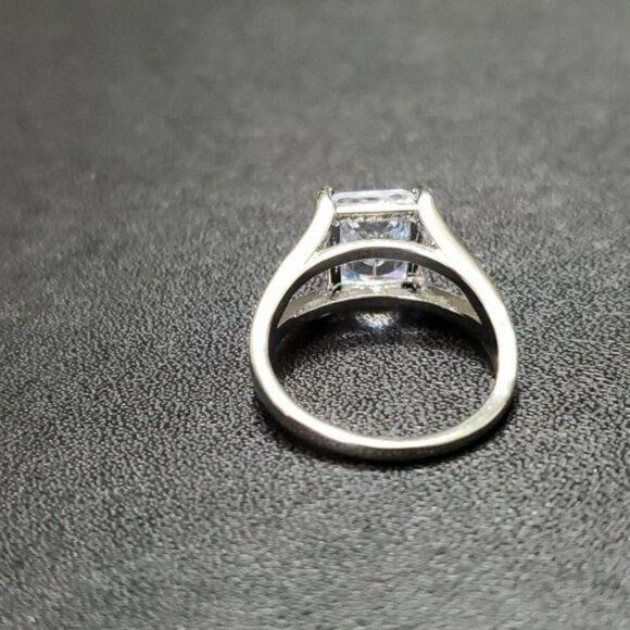 ***Final Sale*** Silver tone large rhinestone ring 6-1/4 to 6-1/2 - Picture 5 of 9